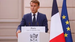 Запрет соцсетей для детей до 15 лет: Макрон вносит новое предложение